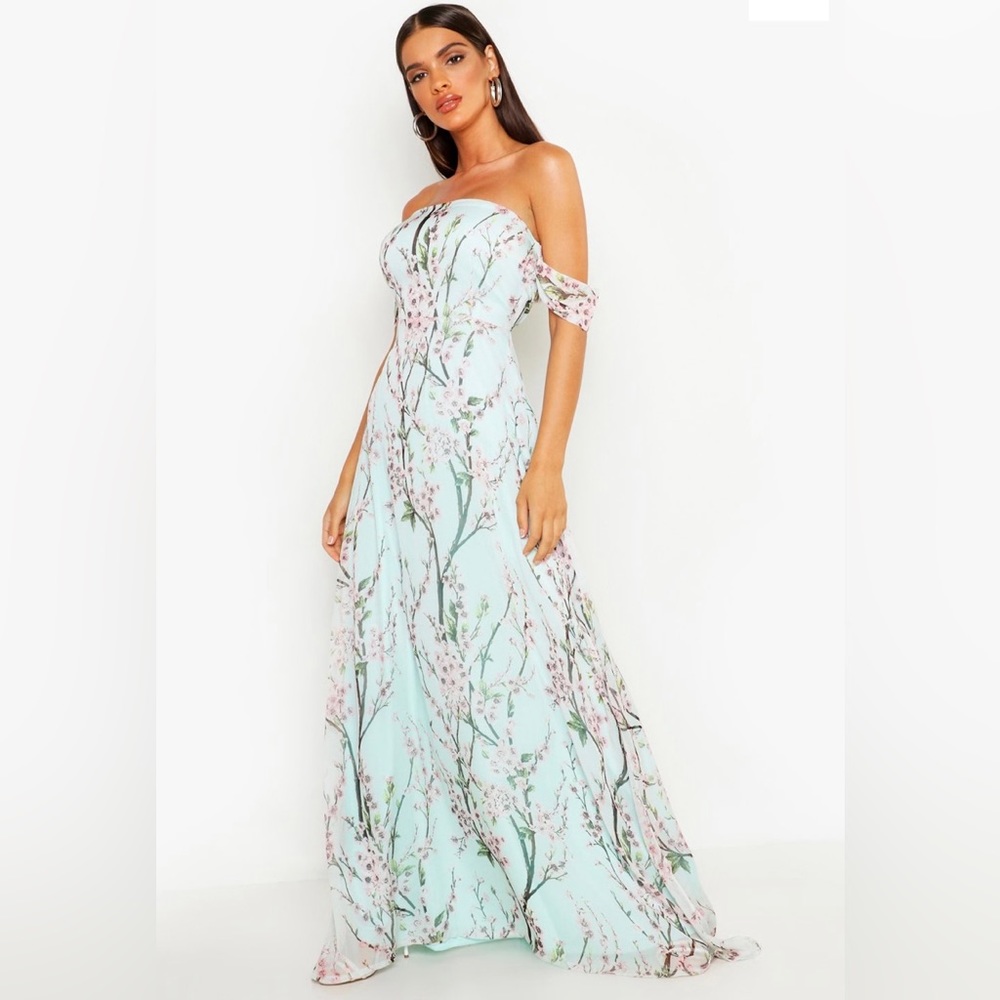 NEW Floral off the shoulder maxi dress 🌸